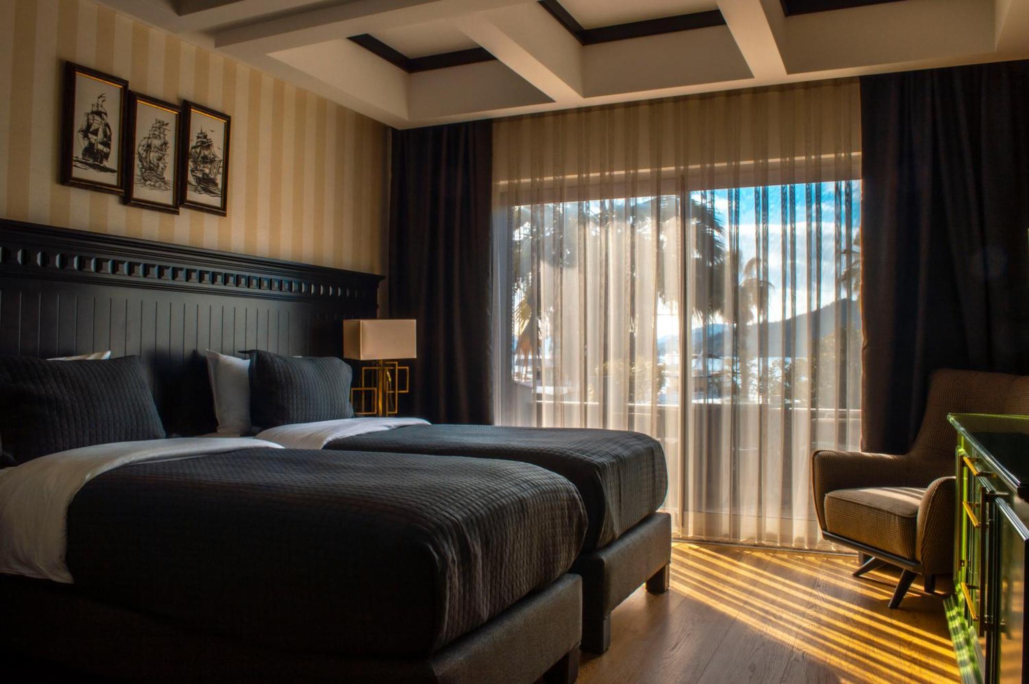 Hotel Marina Bay Goecek Eksteriør bilde