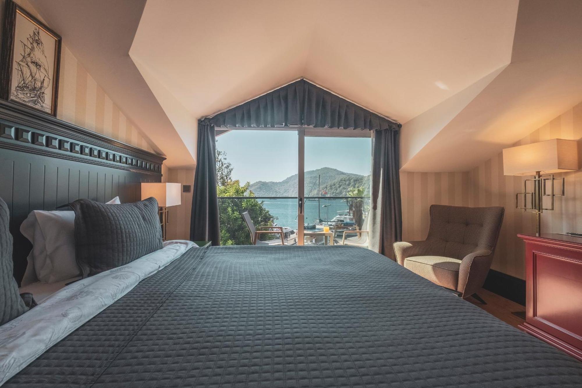 Hotel Marina Bay Goecek Eksteriør bilde