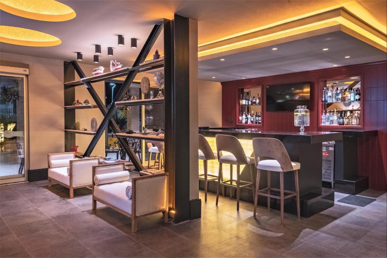 Hotel Marina Bay Goecek Eksteriør bilde