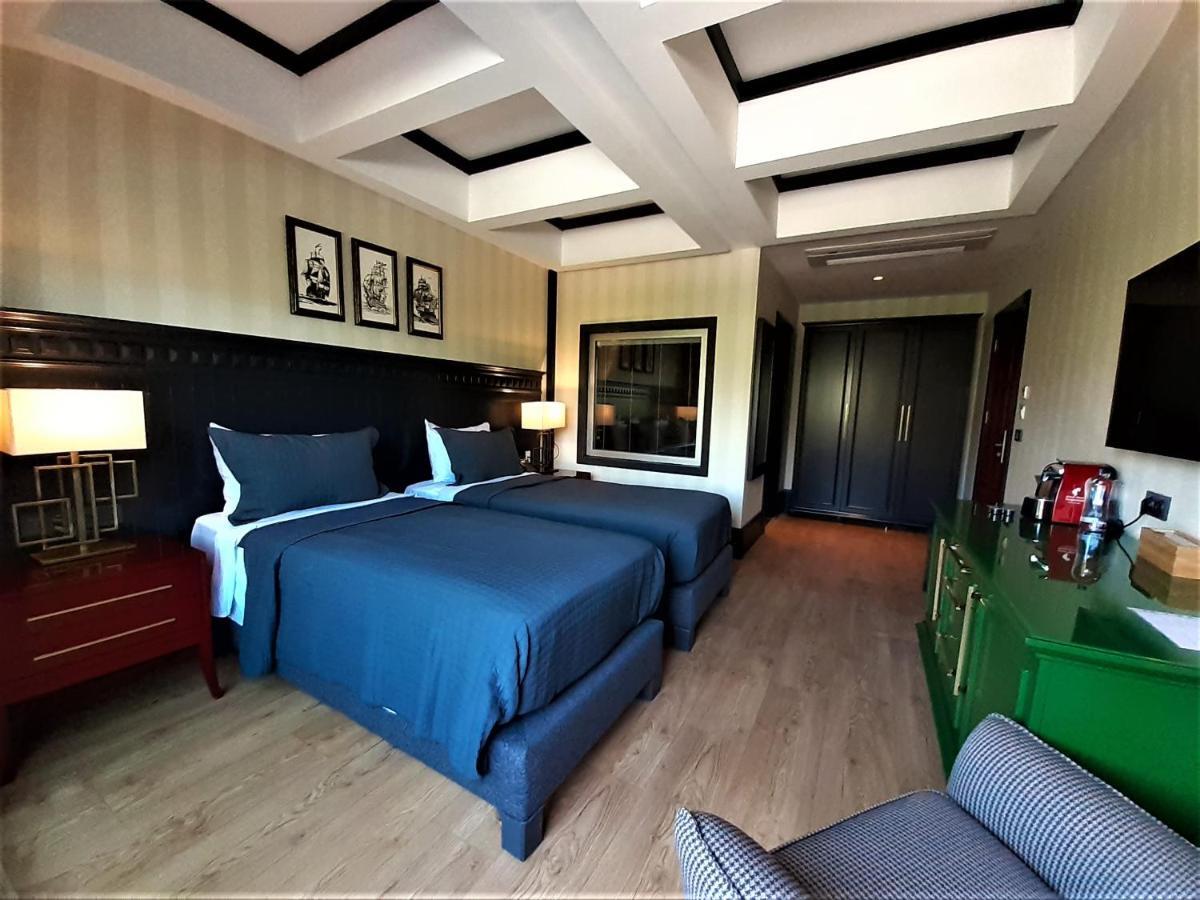 Hotel Marina Bay Goecek Eksteriør bilde