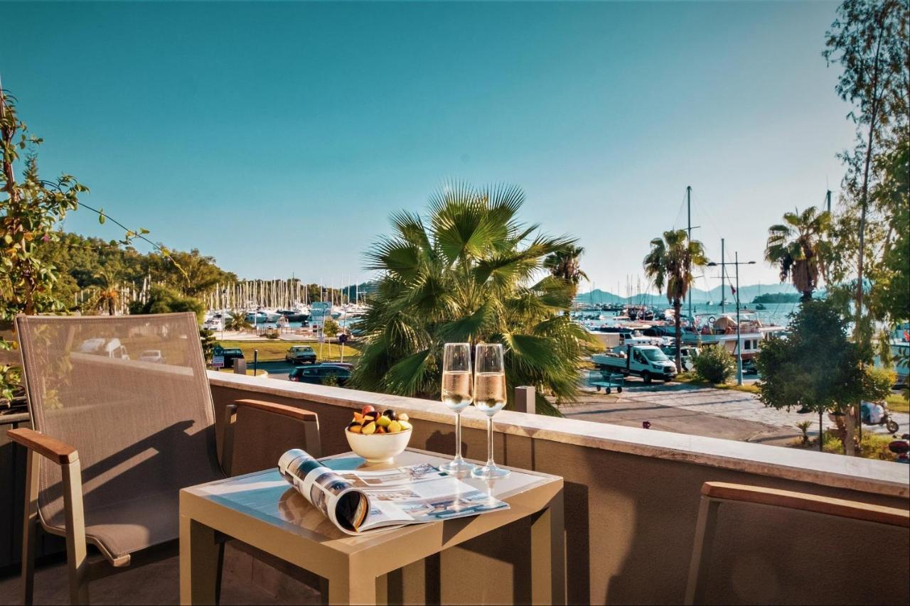 Hotel Marina Bay Goecek Eksteriør bilde